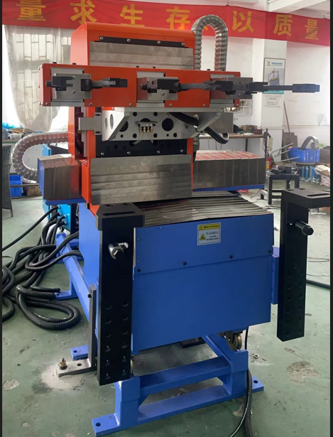 三次元鍛造機(jī)械手