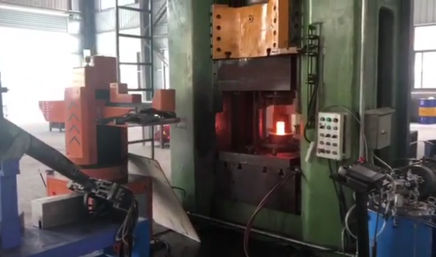 汽車(chē)十字萬(wàn)向節(jié)鍛造成形全自動(dòng)化解決方案