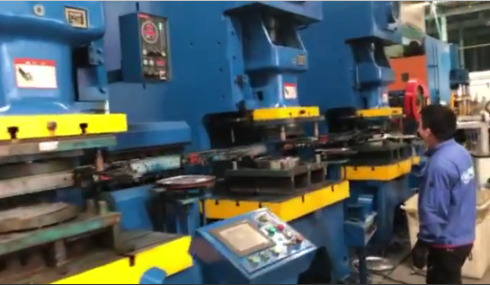 太陽能熱水器蓋 自動沖壓機(jī)械手生產(chǎn)線