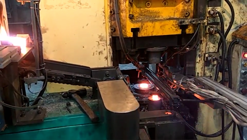 內(nèi)六角紅沖鍛壓機(jī)械手自動化生產(chǎn)線