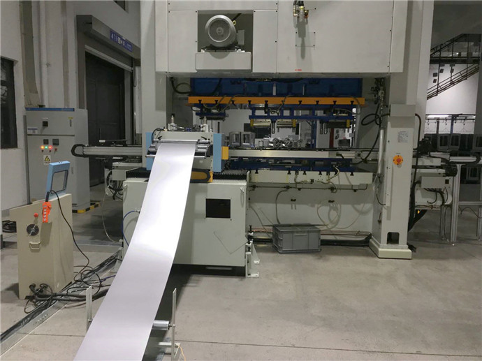 減震器平面軸承圓滾子切邊沖壓機(jī)械手