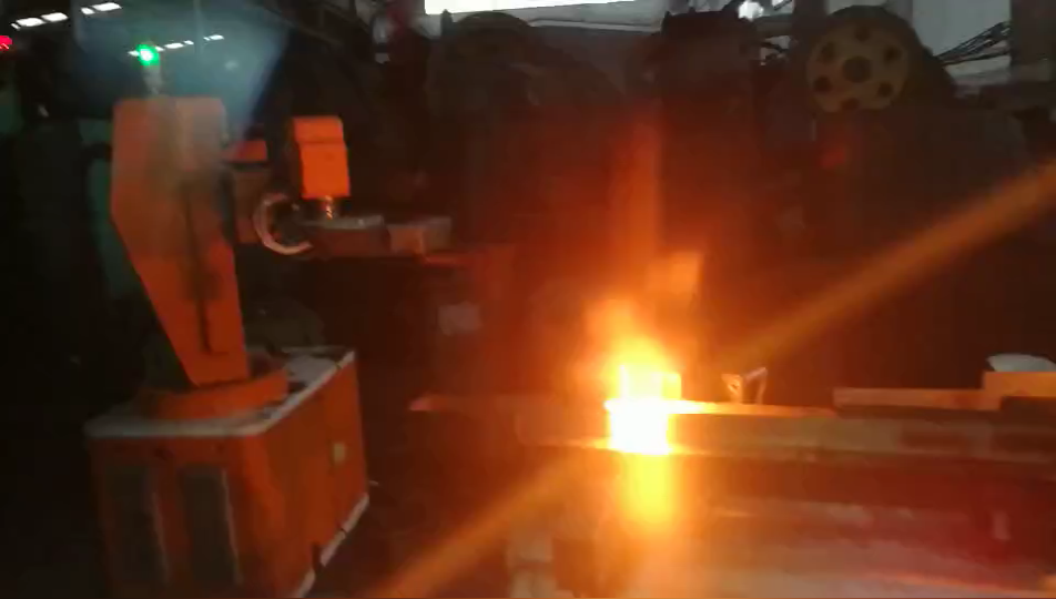 斧頭鍛壓自動(dòng)線 四軸機(jī)器人